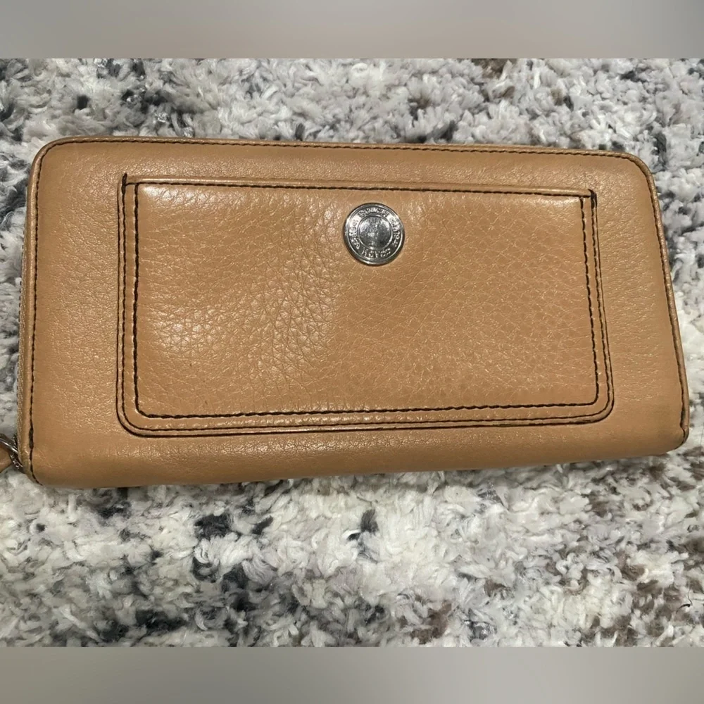 Coach Accordian Zip Wallet‎ Tan Calf Leather
